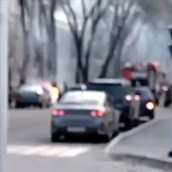 В Мариуполе вспыхнуло авто: от оккупантов ждут классическую басню о "взрыве газового баллона"