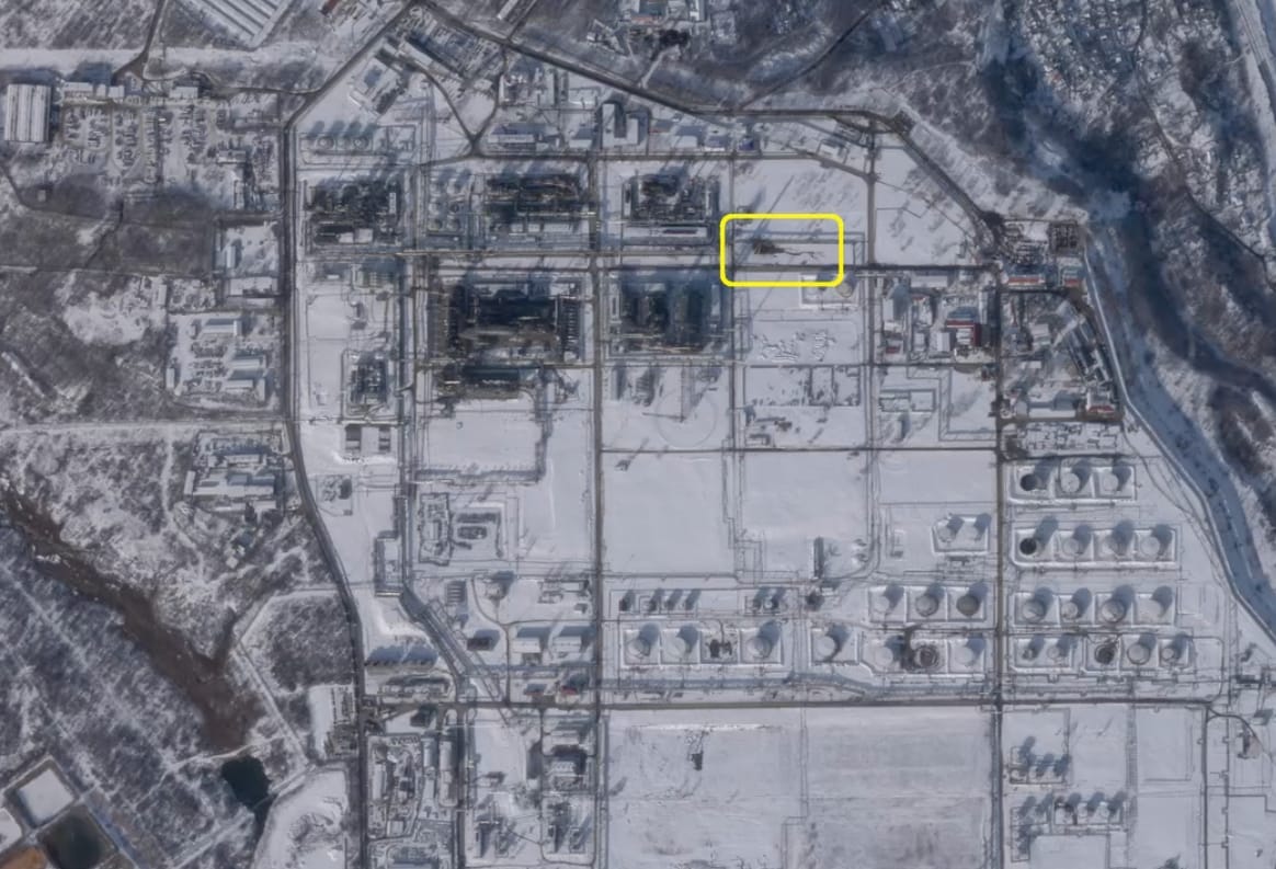 Появились спутниковые снимки последствий удара украинских дронов по НПЗ в Саратове