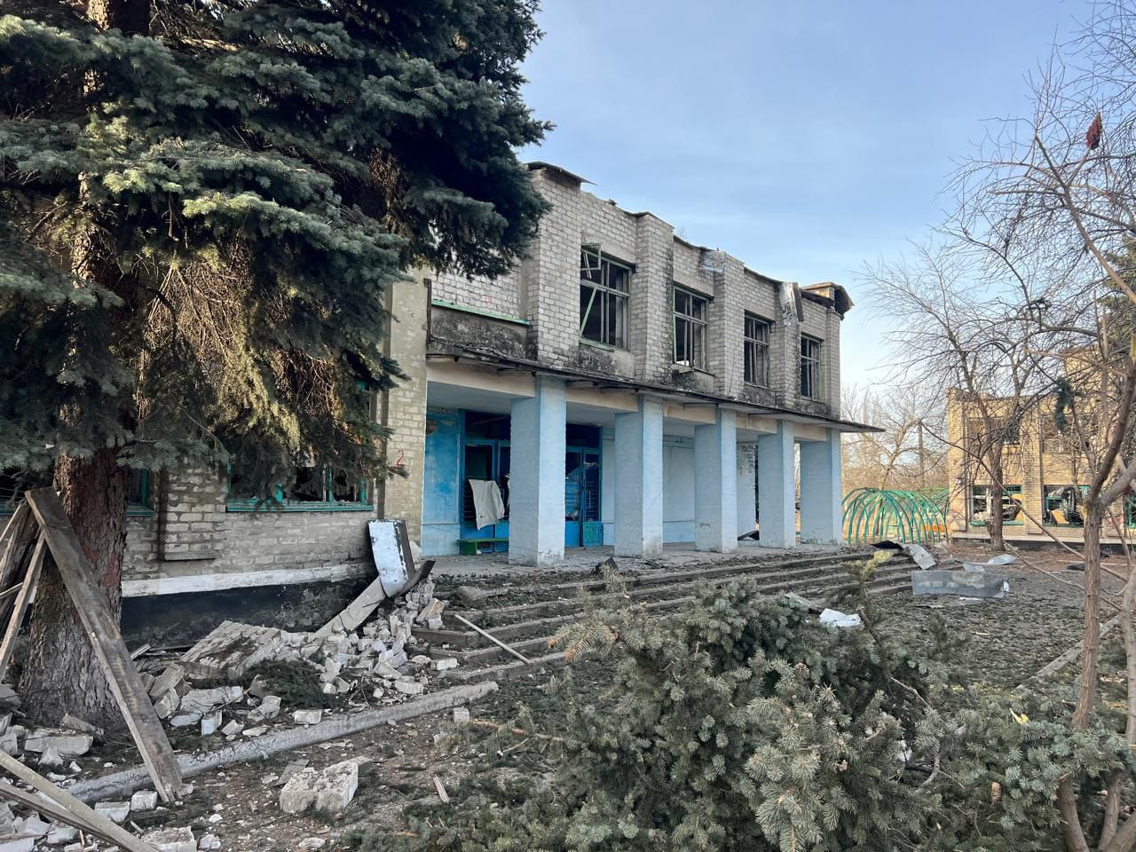 Истощенные российские войска остановились на Донбассе, Украина контратакует, – NYT