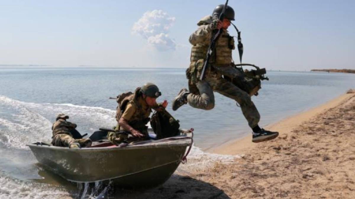 Российские морпехи "застряли" на островах дельты Днепра под Херсоном, – "Атеш"