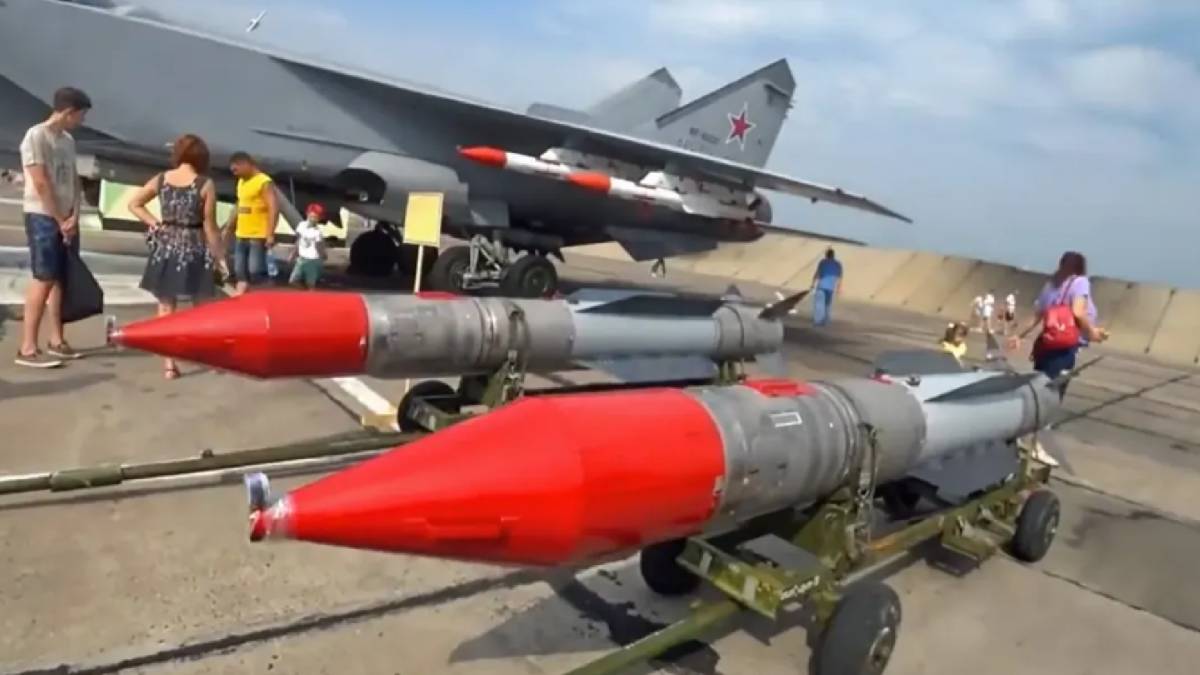 Разведка США сообщила, что Россия вооружает самолеты новыми ядерными ракетами