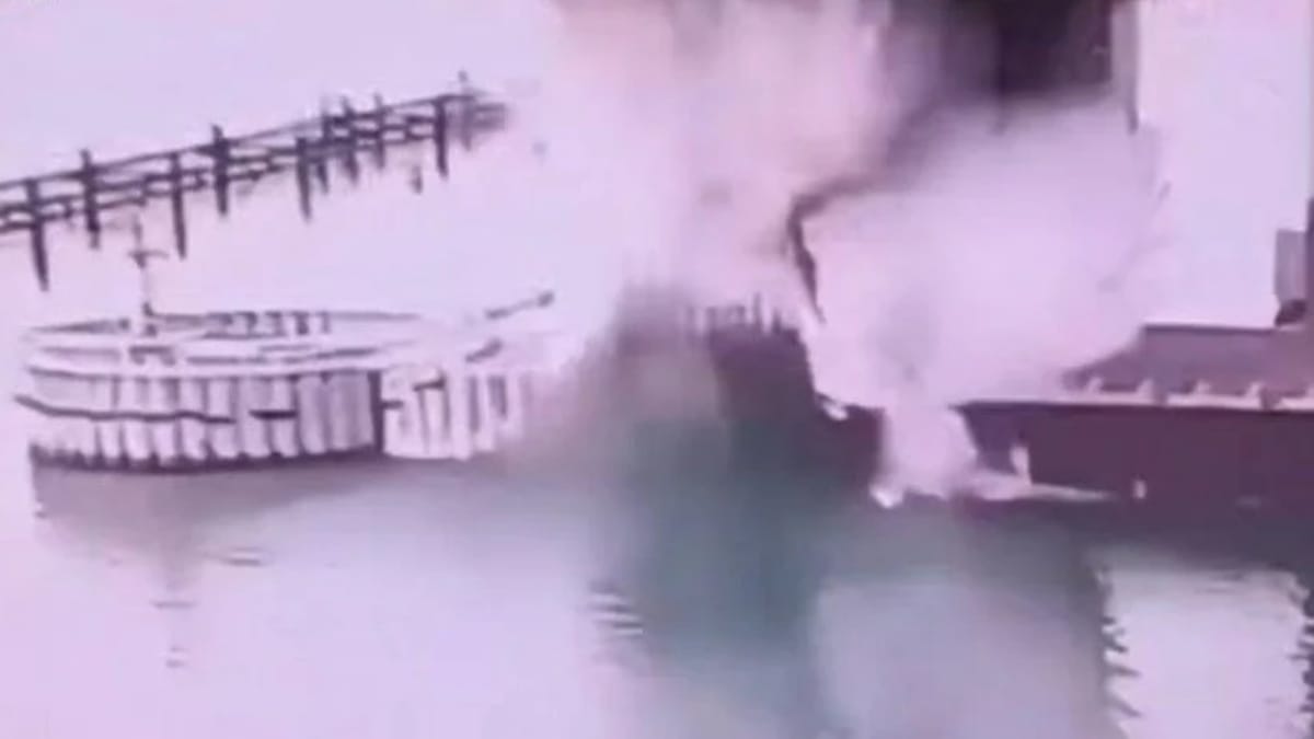 Песков подтвердил удар по Крымскому мосту, но говорит: "повреждений нет"