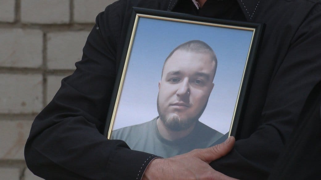Должен был идти на экзамен, но в этот день его похоронили: Чернигов попрощался с Даниилом, которого убила Россия