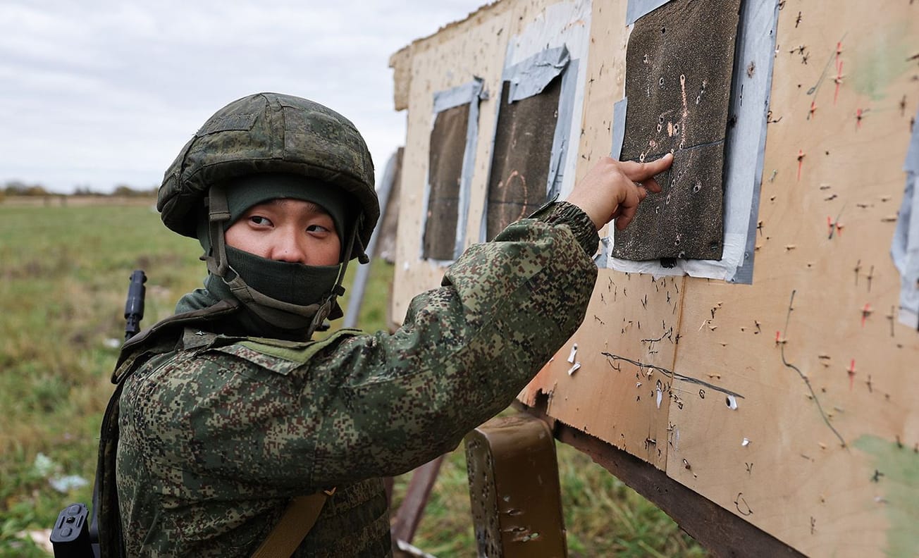 Россия массово вербует трудовых мигрантов из Центральной Азии для войны против Украины, – ГУР