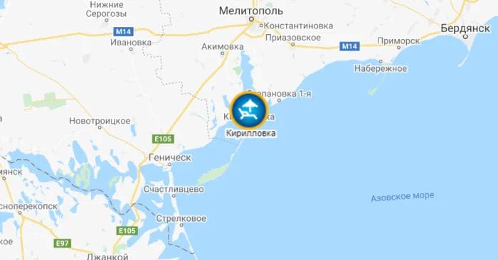 Безлюдно, а пляж выглядит как болото: во что Россия превратила популярный курорт в Украине