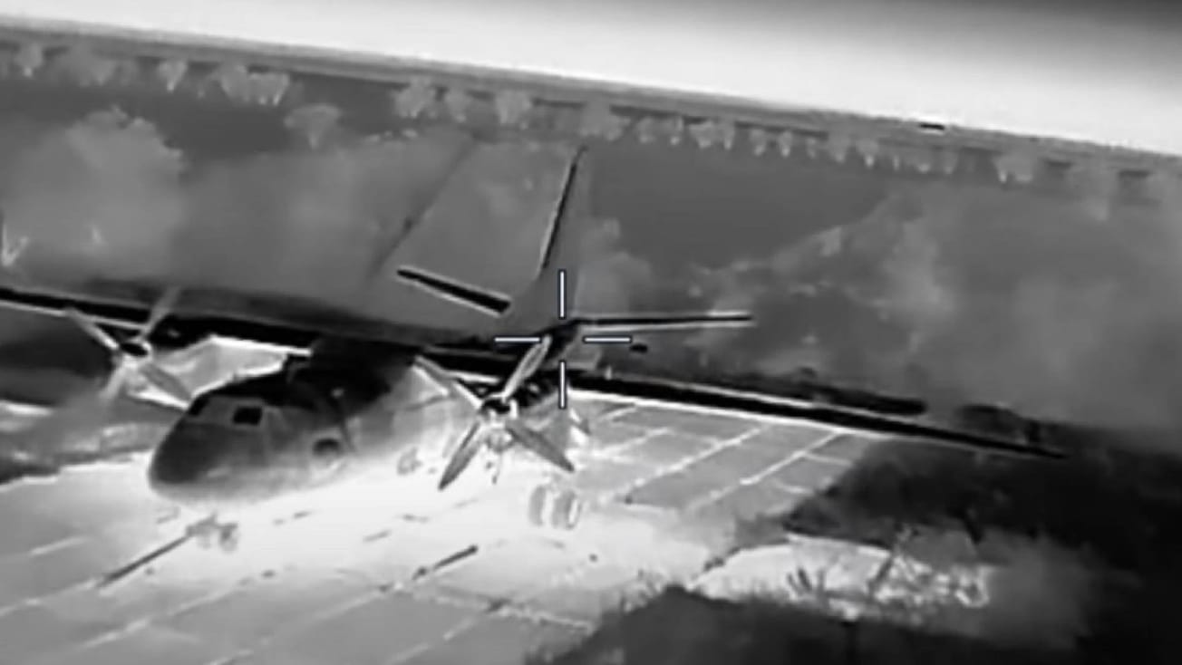 В Крыму уничтожили 2 вражеских самолета Ан-26 и береговые РЛС