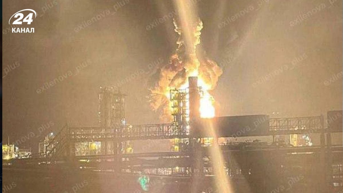Второй по мощности НПЗ в России КИНЕФ остановил работу из-за атаки украинских БПЛА, – Reuters